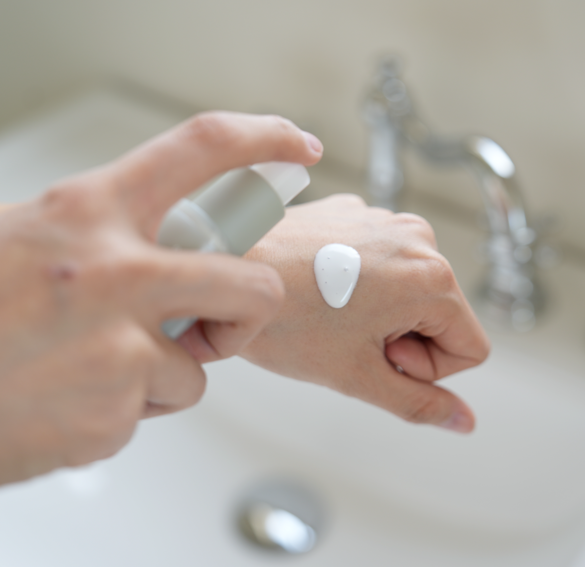 equlib EAU BRILLER SERUM